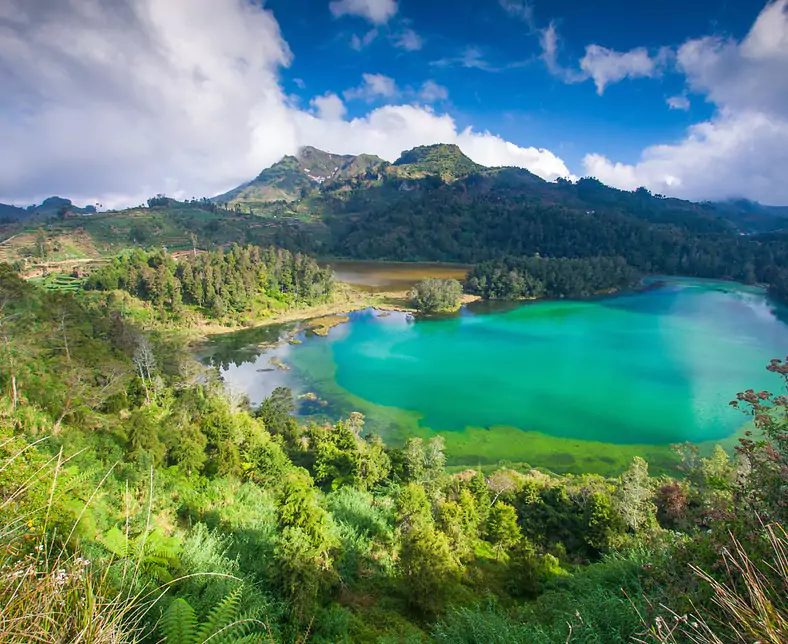 Indonesien-Java-Java_ Telaga Warna Lake-113311.jpg
