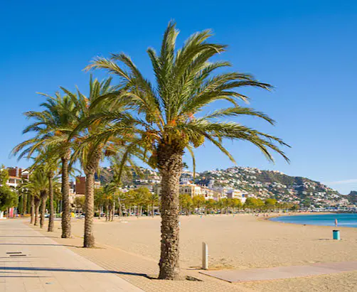 Badeferien_Titelblatt_CostaBrava_Rosas_Strandpromenade_2025.jpg