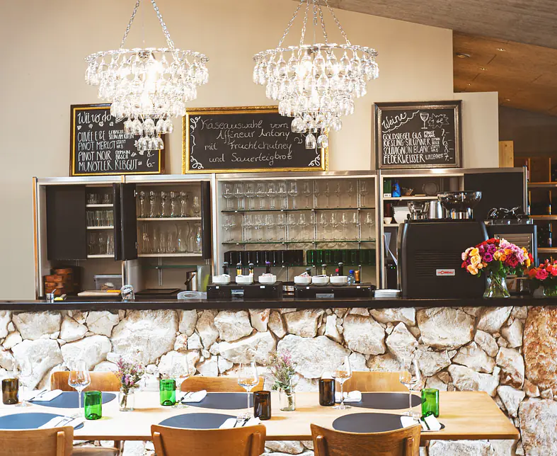 restaurant-buffet_Adriano Pratsch.jpg
